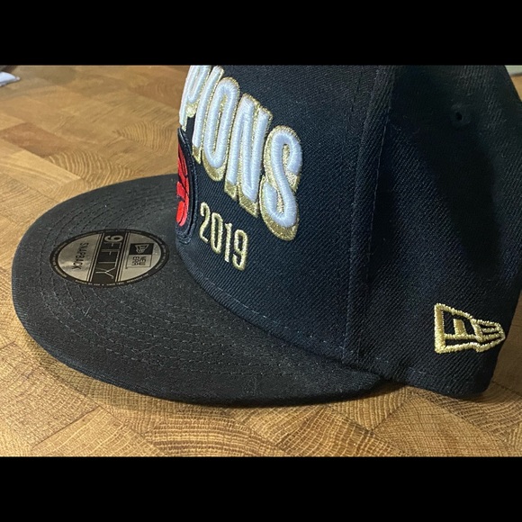 Authentic Toronto Raptors Cap - Picture 2 of 5